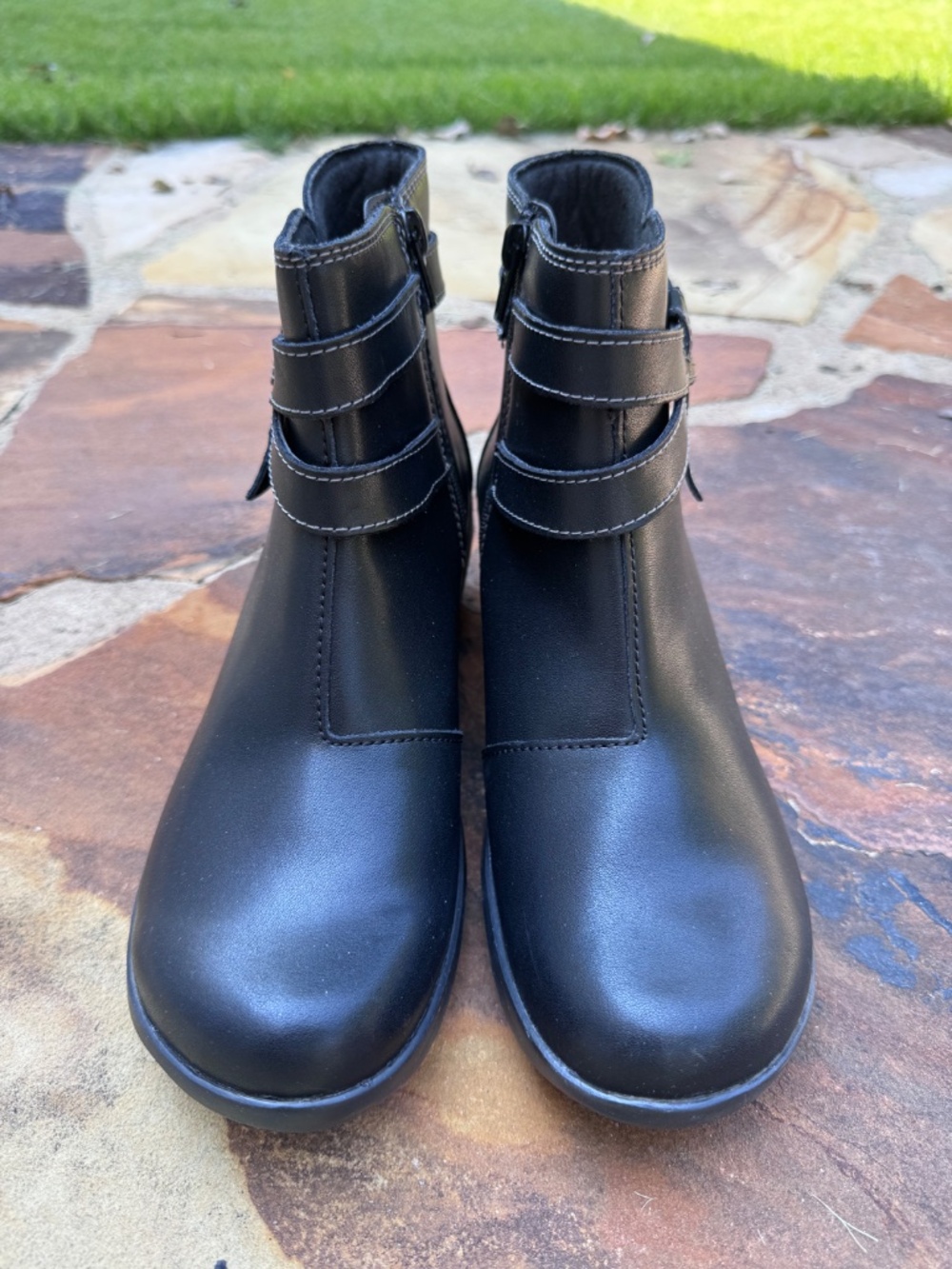 Clarks Collection Black Leather Ankle Boots Size 7.5M - Picture 3 of 9